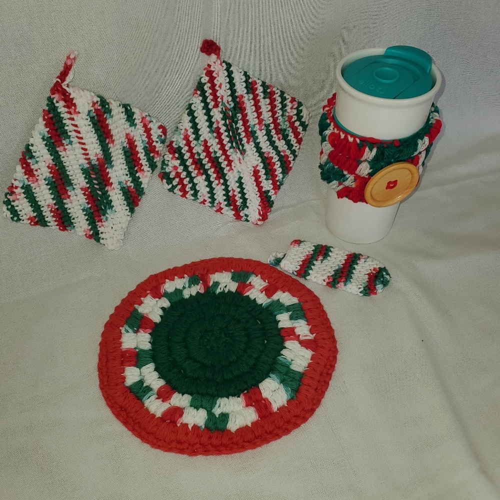 Crochet Christmas Kitchen Set